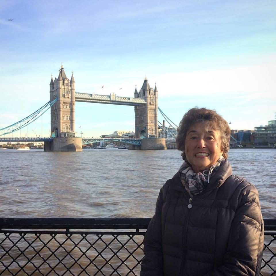 Era devastată după moartea soțului, când a primit un telefon de la fiul ei. De atunci, viața ei s-a schimbat complet 510481