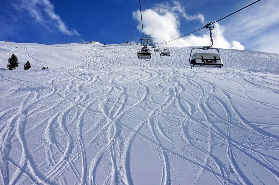 Un turist de 49 de ani a murit subit pe o pârtie de schi, la Păltiniș
