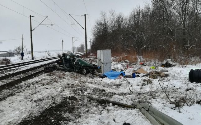 Imagini cu teribilul accident feroviar din judeţul Iaşi în care doi soţi şi-au pierdut viaţa - VIDEO