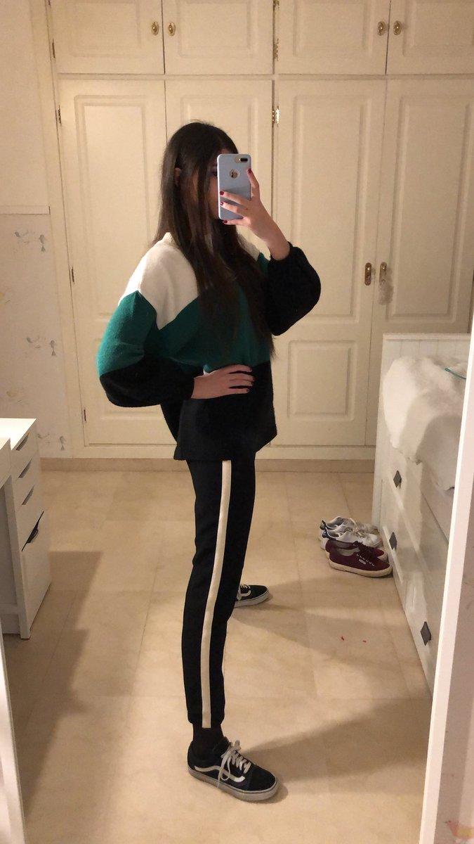 Și-a făcut un selfie în oglindă, dar toată lumea a rămas șocată când s-au uitat la poză. „E de coșmar! Fetițo, ai o problemă” (FOTO) 511354