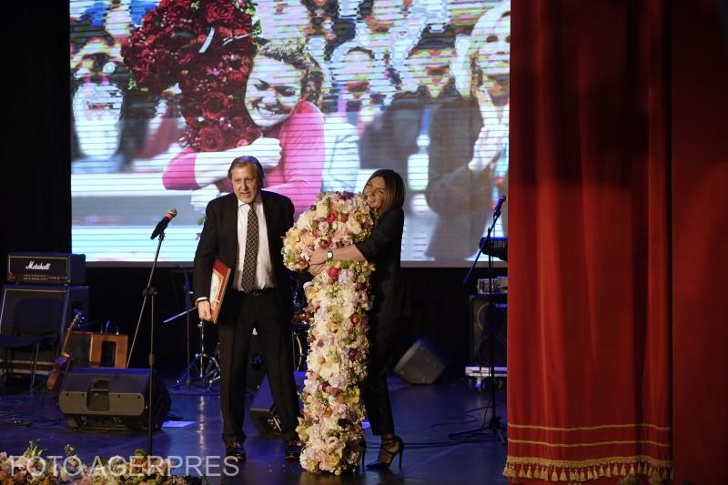 Cum s-a îmbrăcat Simona Halep la ceremonia în care a primit titlul de cetăţean de onoare al Capitalei 511612