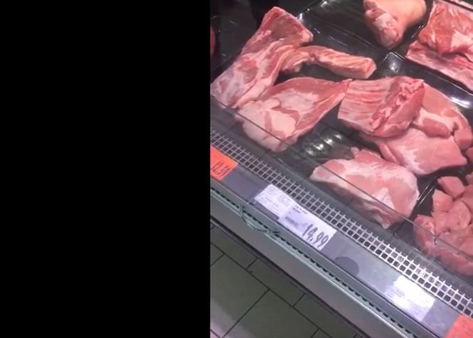Şoarece în raftul cu carne. Reacţia Kaufland - VIDEO