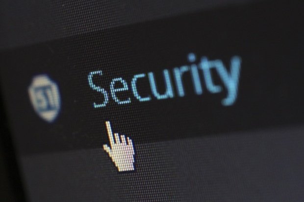 Un nou virus periculos a infectat computere inclusiv în România. Recompensa cerută de hackeri
