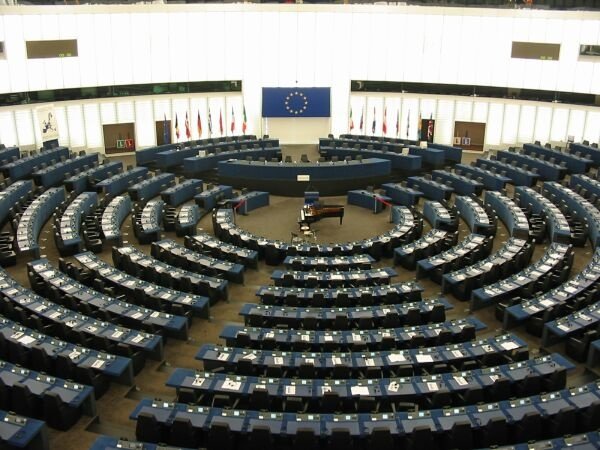 Parlamentul European a votat sancţionarea Poloniei