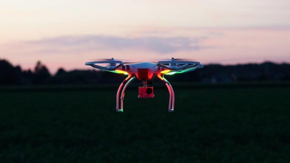 24IT. Cum arată drona autonomă care poate să te urmărească