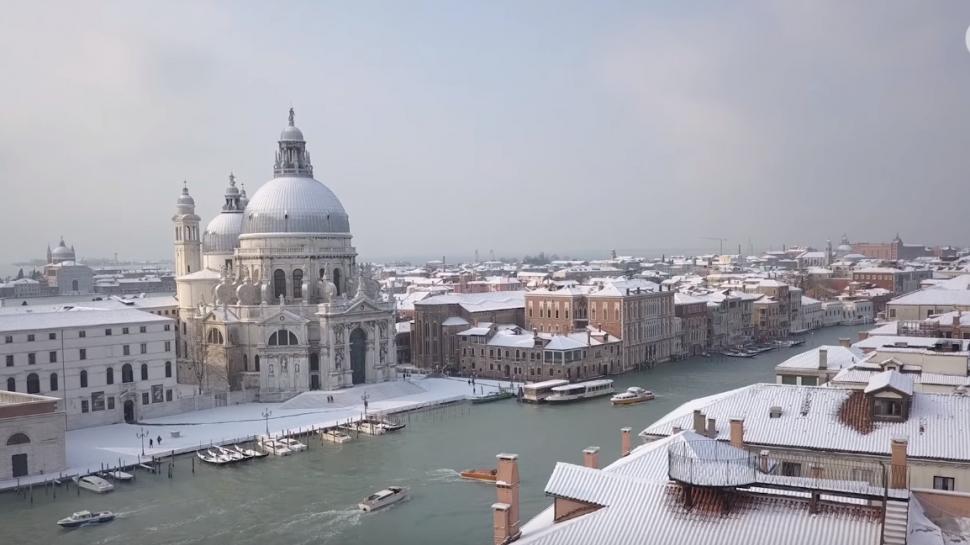 Europa, sub zăpadă. Imagini cu obiective turistice celebre acoperite de ninsori - FOTO 512172