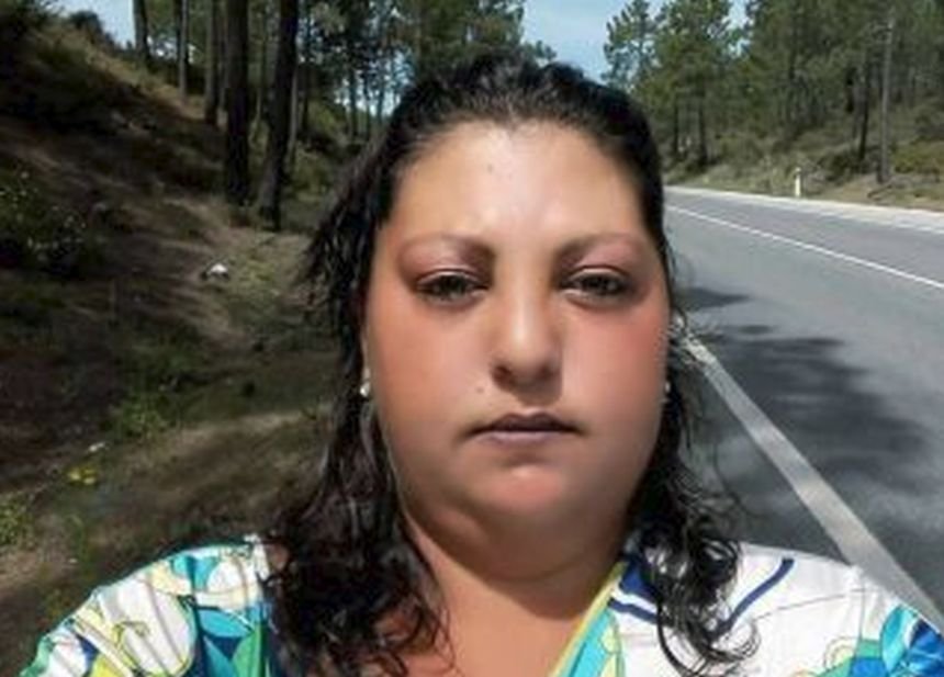 O femeie de 30 ani, găsită moartă într-un autocar! Tânăra plecase la muncă în Italia
