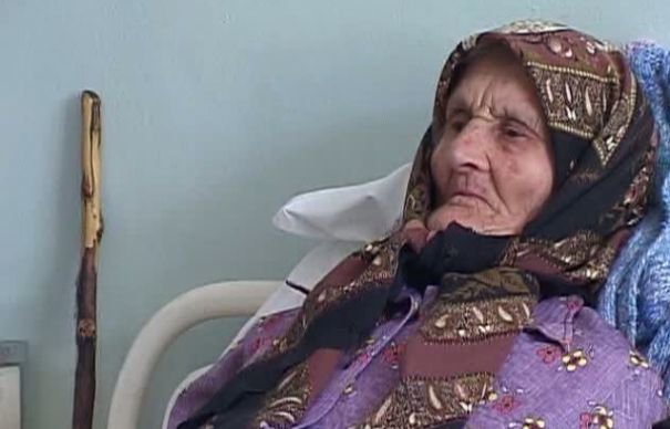 Leonora are 96 de ani și a ajuns la spital pentru prima dată în viața ei. Medicii si-au facut cruce la consultatie. Ce au descoperit? “Cât a stat mort patru zile în casă, ea se urca…