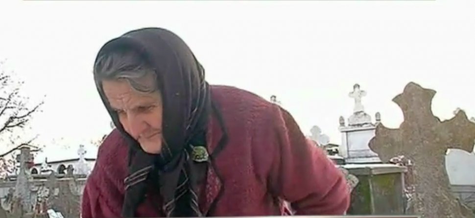 Tanti Florica are 80 de ani și a rămas singură pe lume! Îngrijește morminte ca să nu moară de foame. Povestea tragica a bătrânei