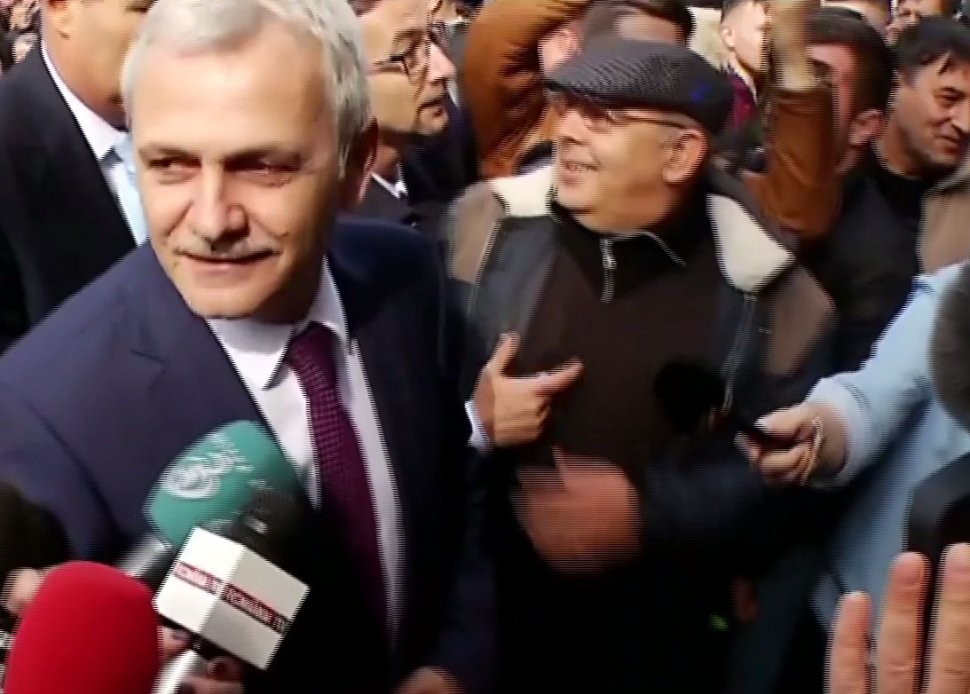 Liviu Dragnea a ajuns la Sala Palatului. Liderul PSD a venit însoțit de Marian Neacșu și de Mihai Fifor