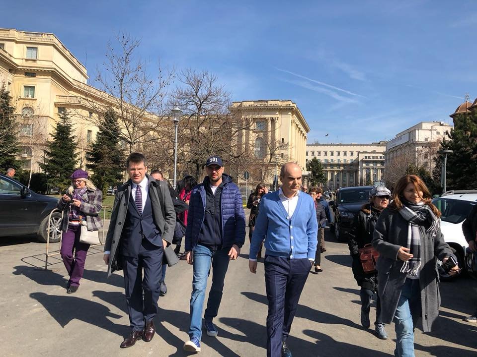 Patru sibieni veniți la congresul PSD, luați la rost de Mihail Neamțu