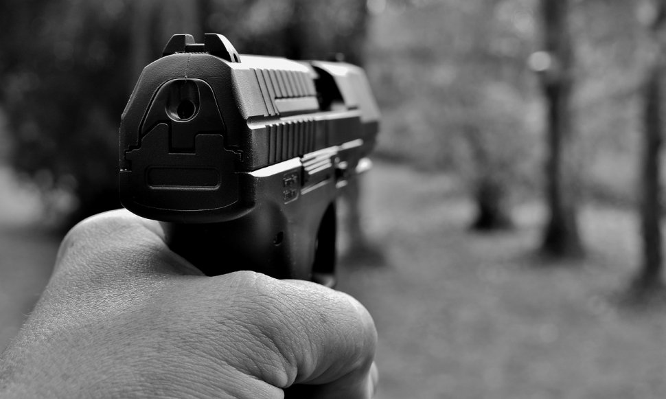 Tânărul care a tras cu un pistol în traficul din București a fost reținut