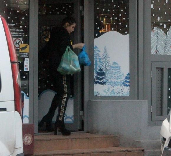 Cum a fost surprinsă Elena Băsescu, însărcinată în șapte luni 515147