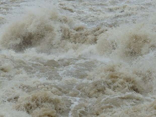 Alertă de la hidrologi! Cod portocaliu de inundaţii în Satu Mare