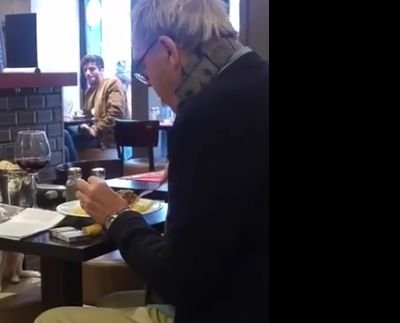 S-a dus în restaurant, dar nu se aștepta să vadă așa ceva. Așa că a pus mâna pe telefon și a înregistrat totul (FOTO+VIDEO)