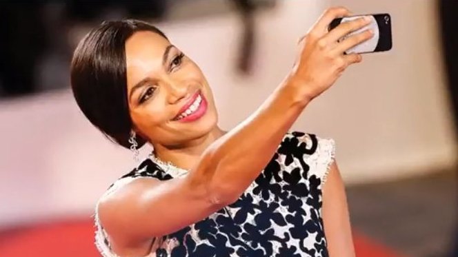 Motivul pentru care selfie-urile au fost interzise la Festivalul de Film de la Cannes