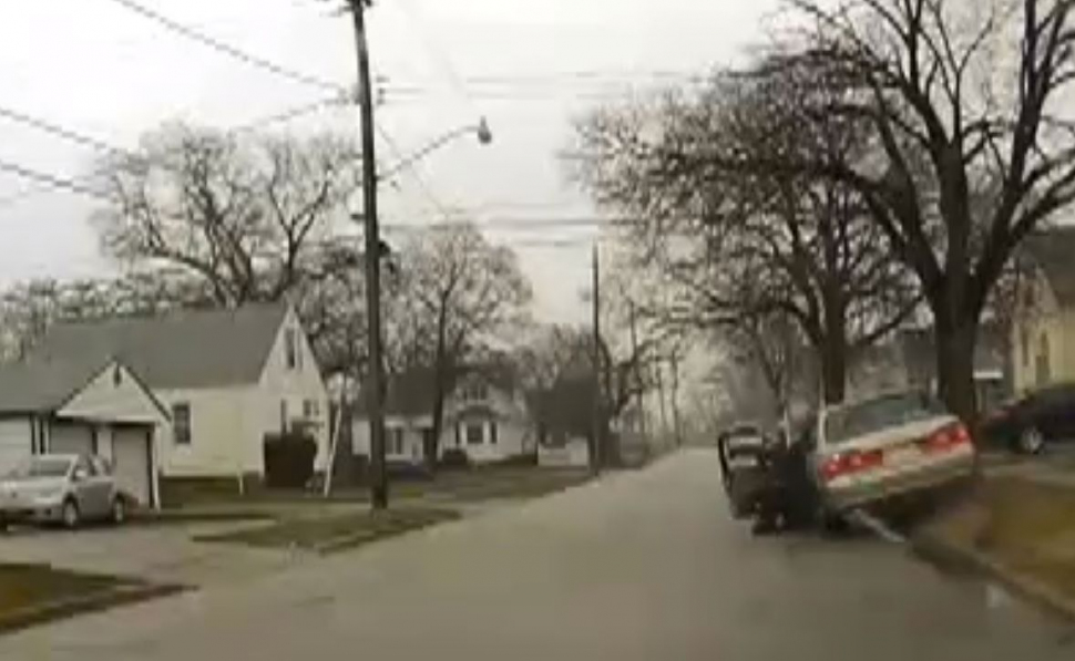 Un polițist rutier a fost târât pe stradă de un șofer prins la volan fără permis
