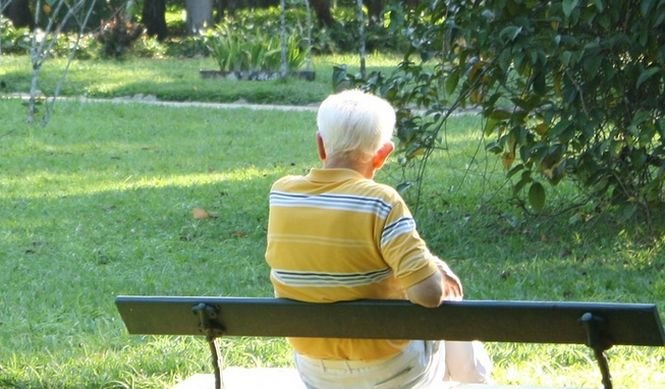 Foarte mulţi români trăiesc de pe o zi pe alta. Suma împrumutată de un pensionar ca să poată sărbători Paștele