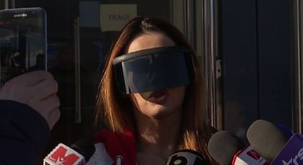Oana Zăvoranu a șocat cu aparția sa de la Poliție. Câți bani a cheltuit vedeta pentru ochelarii SF