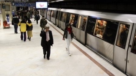 Câți oameni transportă zilnic metroul din București