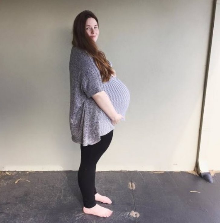 Era gravidă cu tripleți când doctorii i-au spus să aleagă care dintre cei trei bebeluși va trăi. Decizia ei a șocat o țară întreagă