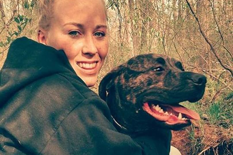 Un câine de luptă și-a ucis ambii stăpâni