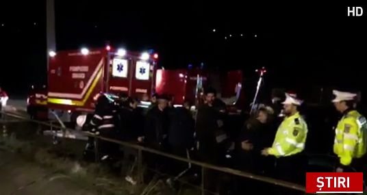 Un microbuz cu zece persoane a căzut în râul Bistrița. Nouă persoane au murit, iar una a reușit să se salveze