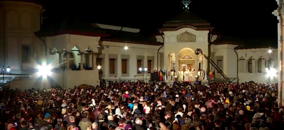 Hristos a Înviat! Creștinii ortodocși și cei greco-catolici celebreză Învierea Domnului VIDEO