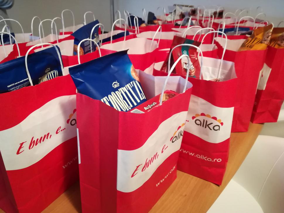 De Paști, 195 de copii din campania “Schimbă o viață” a Fundației Mereu Aproape au primit “Bucurie la cutie” 520757