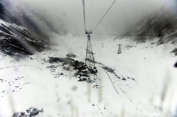 Locul din România în care zăpada are peste doi metri