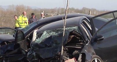 Patru copii și trei adulți, răniți într-un grav accident rutier din Sălaj. A fost solicitată intervenția unui elicopter SMURD