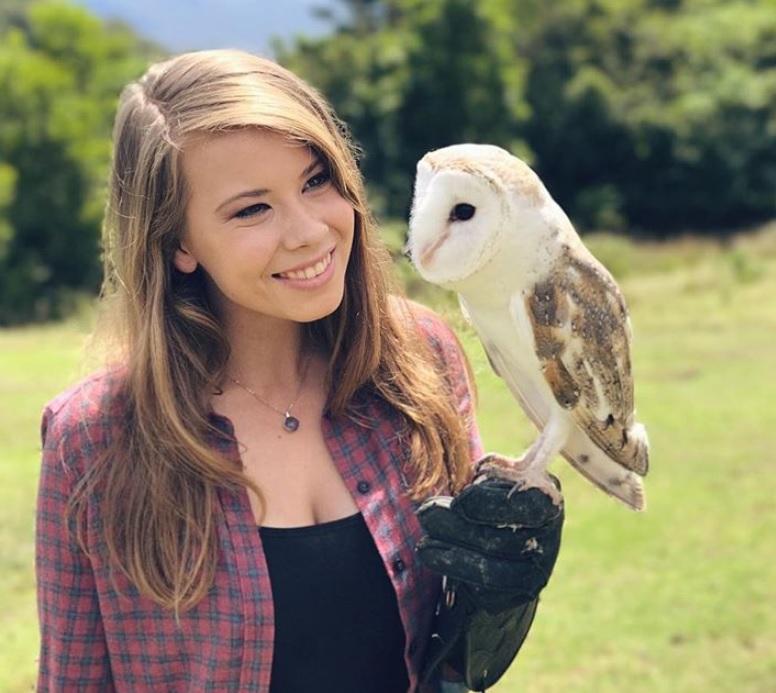 A criticat-o pentru că se fotografia cu animale periculoase. Abia când i-a văzut numele a înțeles totul 521941