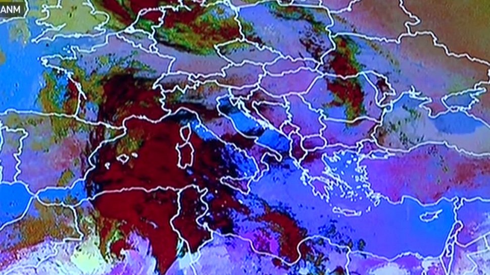 Norul de praf saharian a ajuns și în România. Anunțul făcut de meteorologi