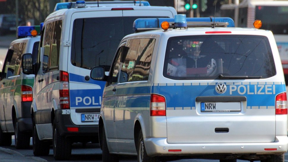 Zeci de români, evacuați dintr-o clădire din Berlin, de 120 de polițiști. Ce au găsit în interior