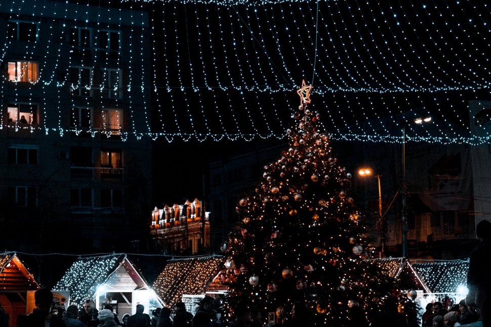 Câți bani a cheltuit Primăria Constanța cu echipamentele pentru iluminatul festiv de Crăciun. Suma e uriașă