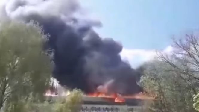 Incendiu puternic la Institutul de Zoologie din Chişinău. Zeci de pompieri au luptat să stingă flăcările - VIDEO