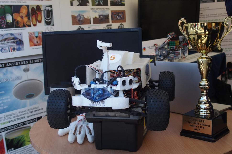 Invențiile au menirea de a ajuta societatea, afirmă câstigătorii SAB 523274