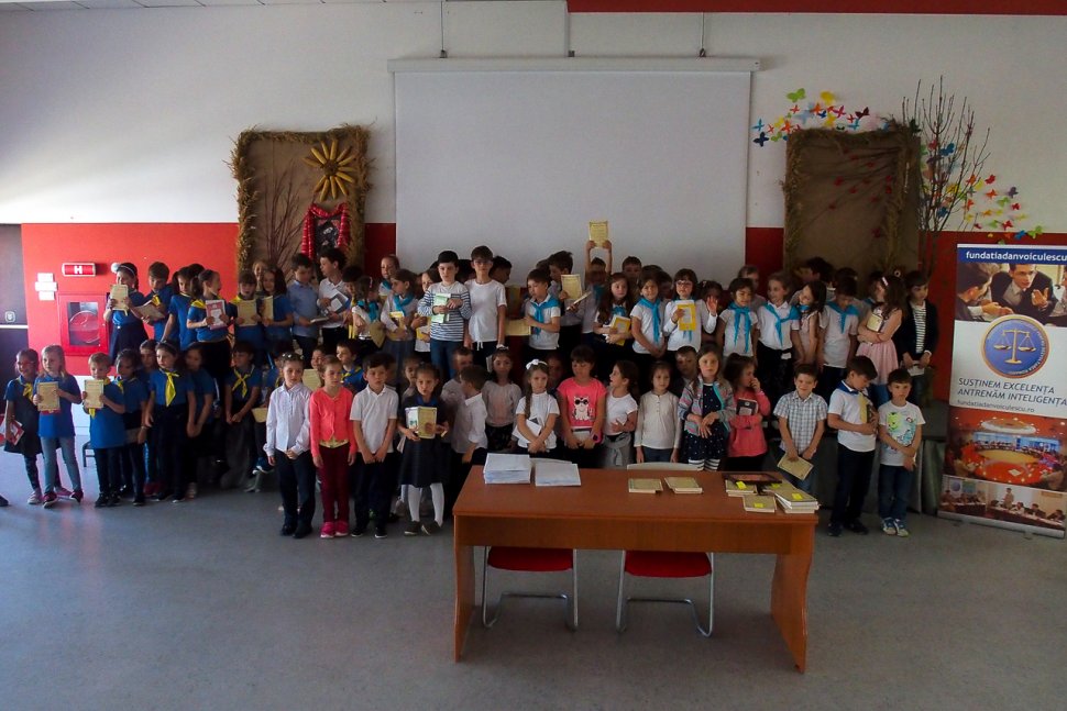 116 elevi din București au fost premiați în cadrul Concursului Aristotel