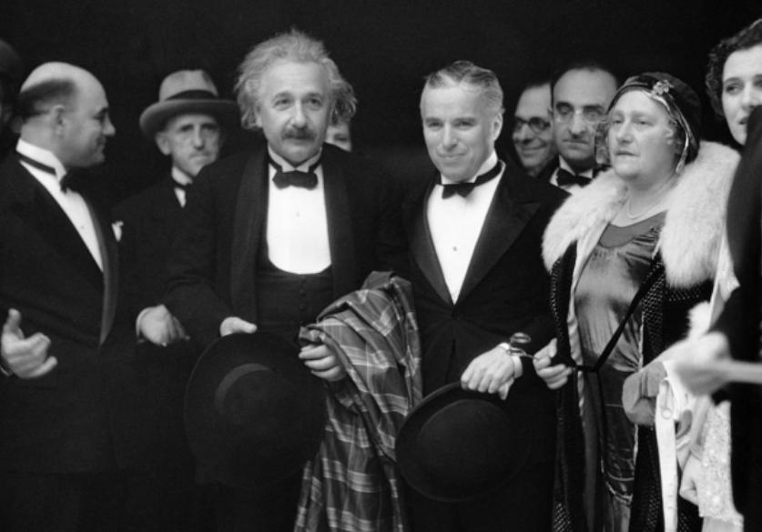 Ce a spus Albert Einstein când s-a întâlnit cu Charlie Chaplin. Replica legendarului actor a intrat în istorie 523793