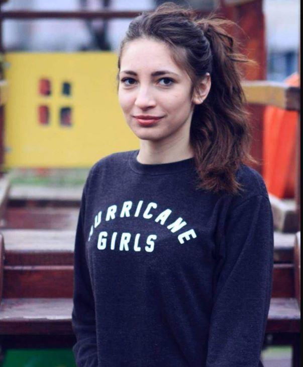 FOTO! Ea este tânără găsită moartă, pe jumătate dezbrăcată, într-o pădure din Botosani! Petronela a fost ucisă de un tânăr de 16 ani 523785