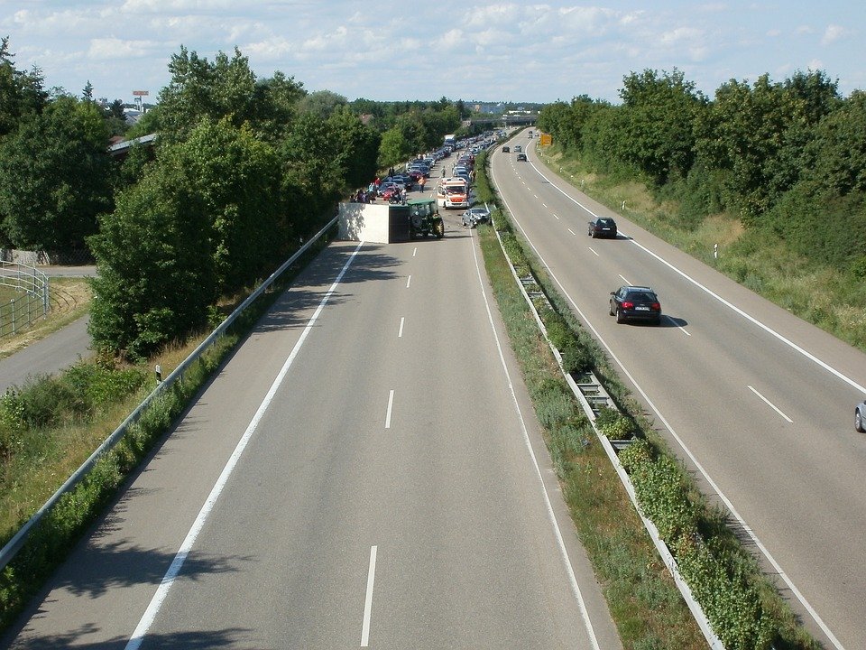 Circulaţie îngreunată pe A1 Bucureşti - Piteşti în urma unui accident în lanț