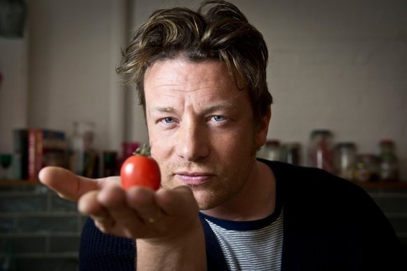 Faimosul bucătar englez Jamie Oliver a ajuns supraponderal, în ciuda sfaturilor despre alimentaţia sănătoasă 