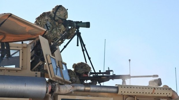 Opt militari români au fost răniţi în Afganistan în explozia unei maşini-capcană 