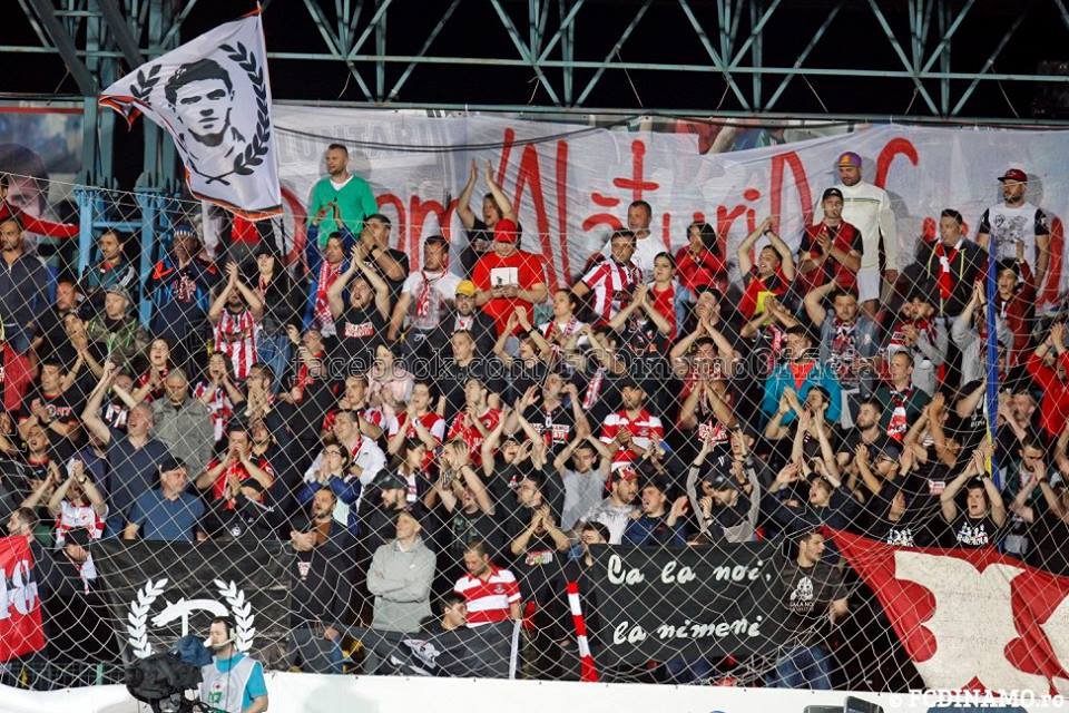 Scene șocante la meciul lui Dinamo de la Sfântu Gheorghe: Fanii au rupt gardul separator și au încercat să pătrundă în teren