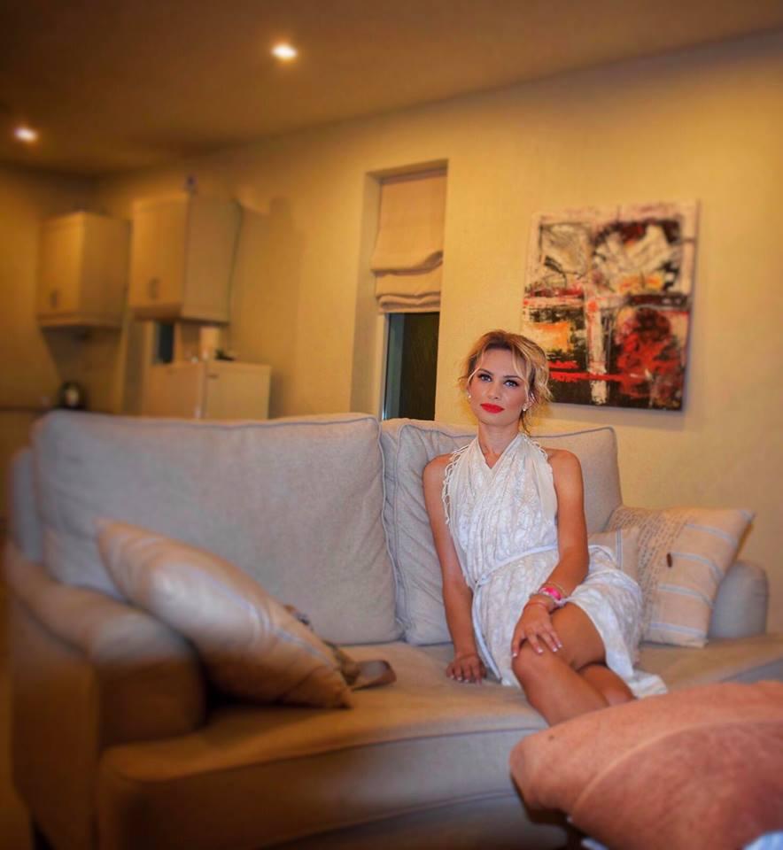 Insula Iubirii. O mai știți pe Bianca, frumoasa concurentă care și-a înșelat iubitul cu o ispită? Tânăra nu mai seamănă deloc cu cea de anul trecut (FOTO) 524558