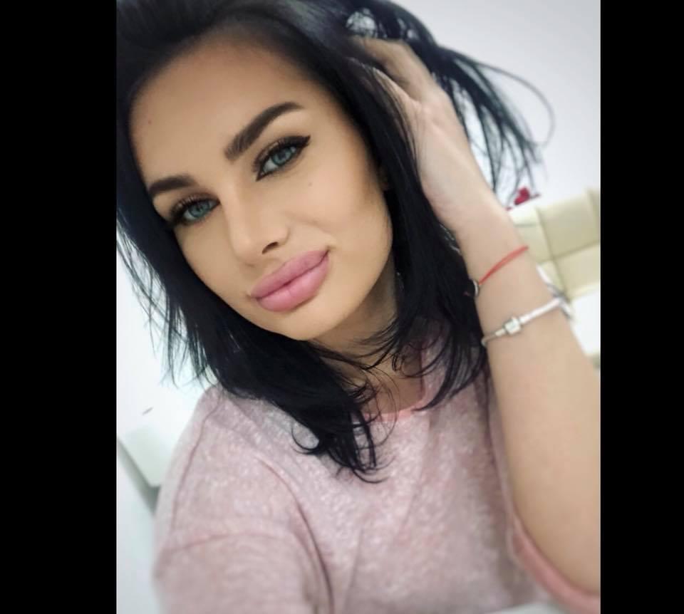 Insula Iubirii. O mai știți pe Bianca, frumoasa concurentă care și-a înșelat iubitul cu o ispită? Tânăra nu mai seamănă deloc cu cea de anul trecut (FOTO) 524559