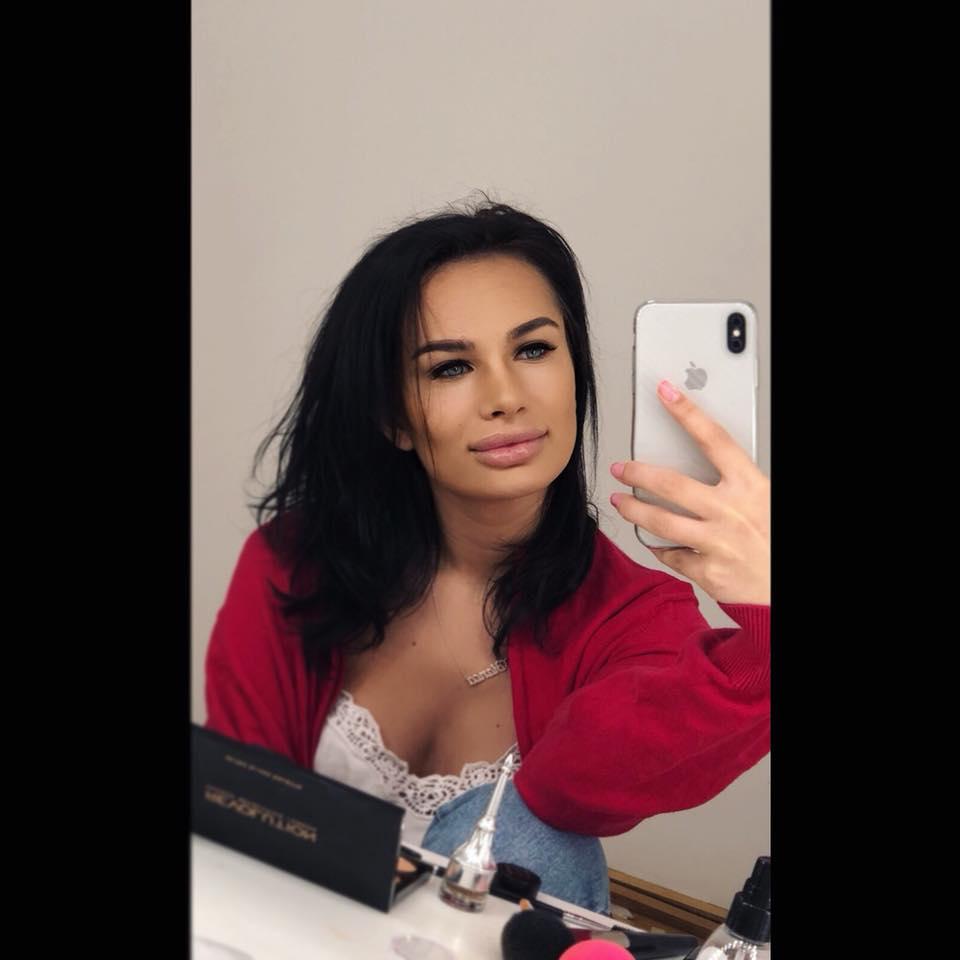 Insula Iubirii. O mai știți pe Bianca, frumoasa concurentă care și-a înșelat iubitul cu o ispită? Tânăra nu mai seamănă deloc cu cea de anul trecut (FOTO) 524560