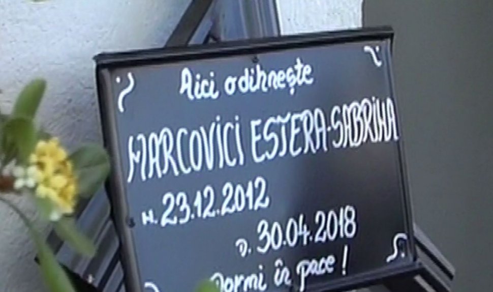 Înmormântarea fetiței ucise la Baia Mare, în teroare. Criminalul este încă liber