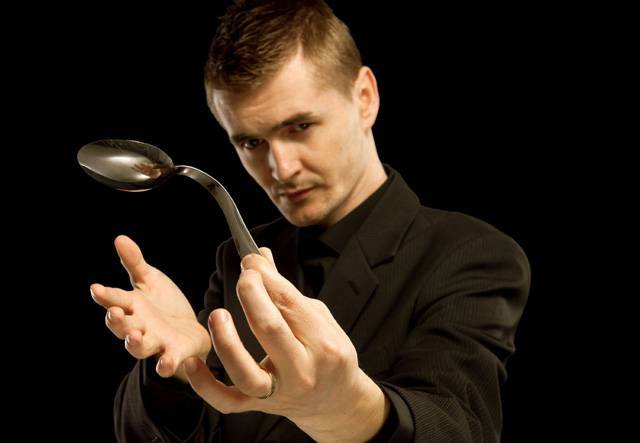 Îl mai știți pe mentalistul Cristian Gog? Iluzionistul este de nerecunoscut (FOTO)