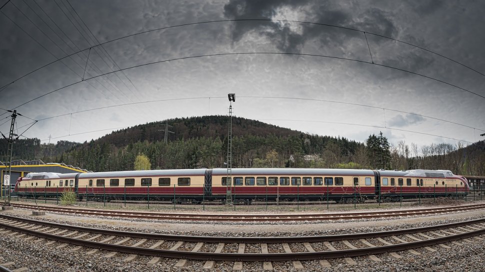 Tinerii vor putea călători gratuit cu trenul în Europa. Care sunt condițiile